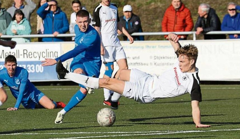 FV 09 - FC Burgsolms 3:0 (0:0) FV-Team bleibt in der Spur - FV 09 Breidenbach