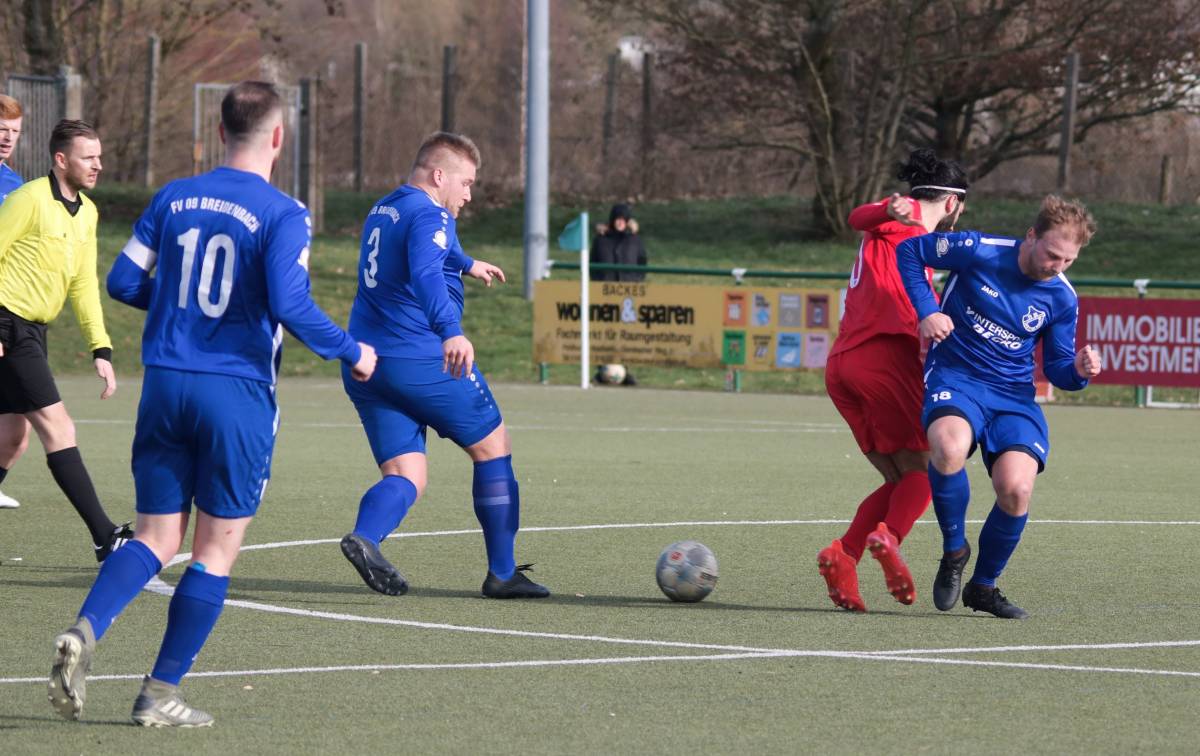 FV-Team punktet im Kampfspiel beim FC Gießen II mit einem 3:3 - FV 09 Breidenbach