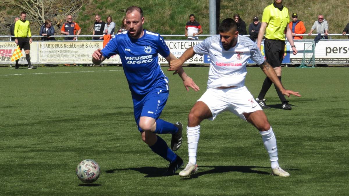FV 09 - FC Gießen II   3:1 (2:0) ... Baums Dreierpack sichert den Sieg - FV 09 Breidenbach