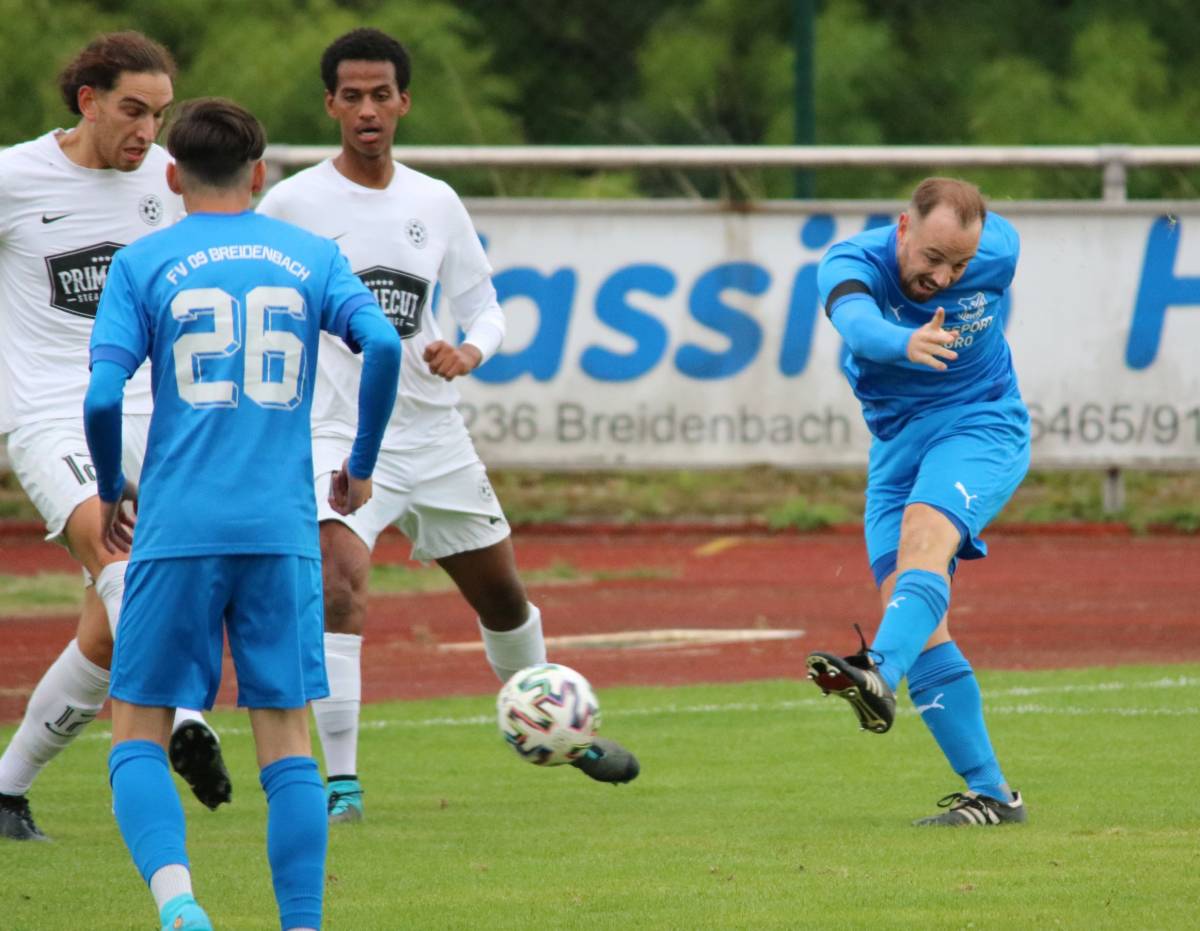 FV 09 - FC Tuba Pohlheim 2:1 (1:0) ... Basti Wanke kam, sah und siegte!!! - FV 09 Breidenbach