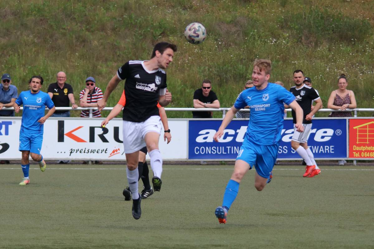 FV 09 - FC Dorndorf 4:2 (4:2) ... großer Kampf und 4 x Baum !!! - FV 09 Breidenbach